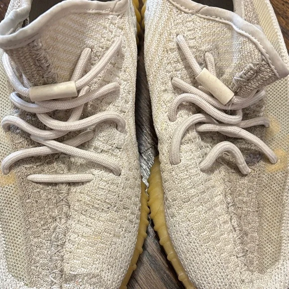 Yeezy Boost 350 V2 by adidas - Picture 7 of 10